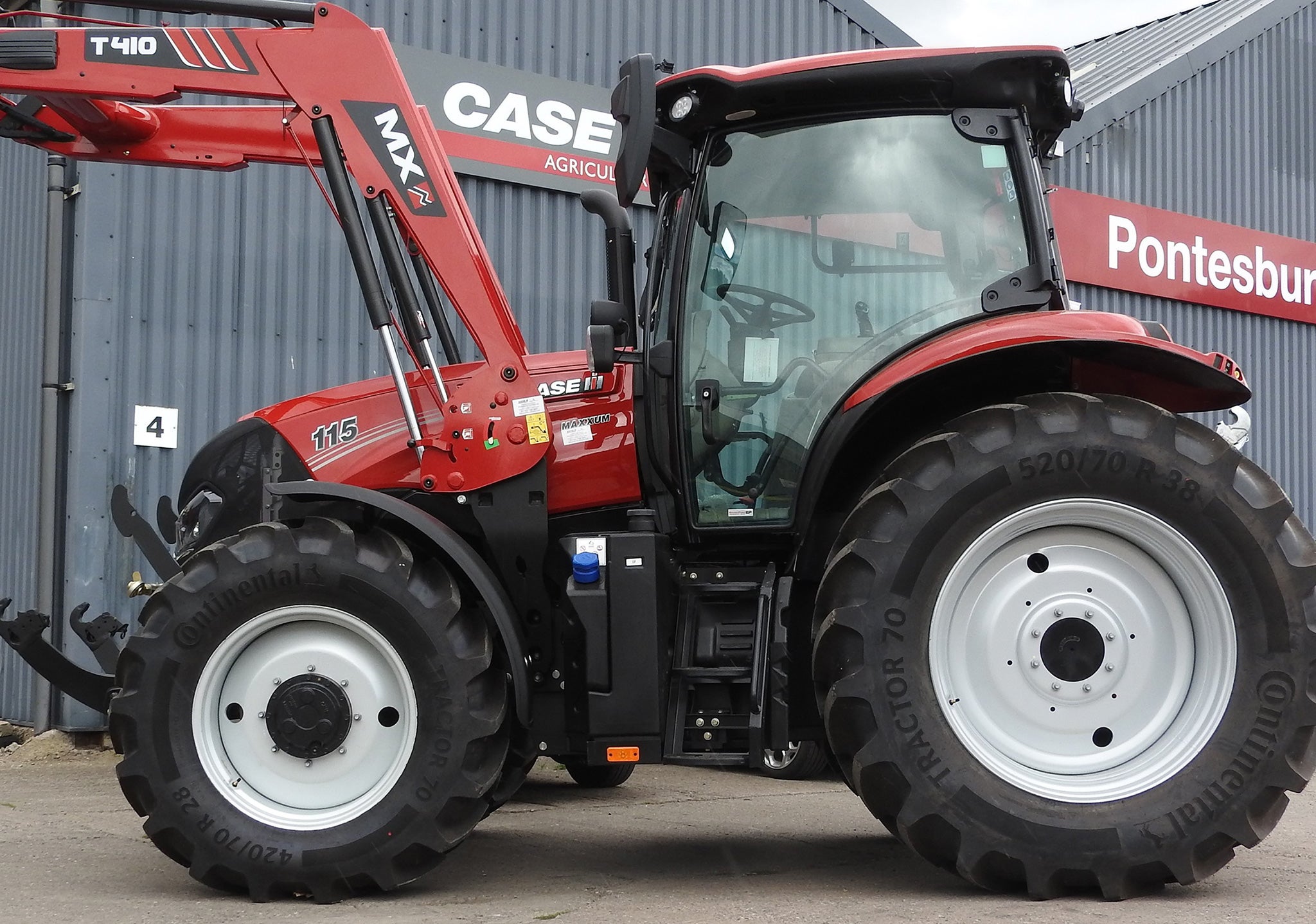 Case Maxxum Case Maxxum 115 specificed with Continental Tractor 70 tires