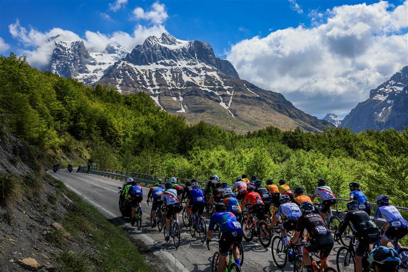 ciclisti giro-e