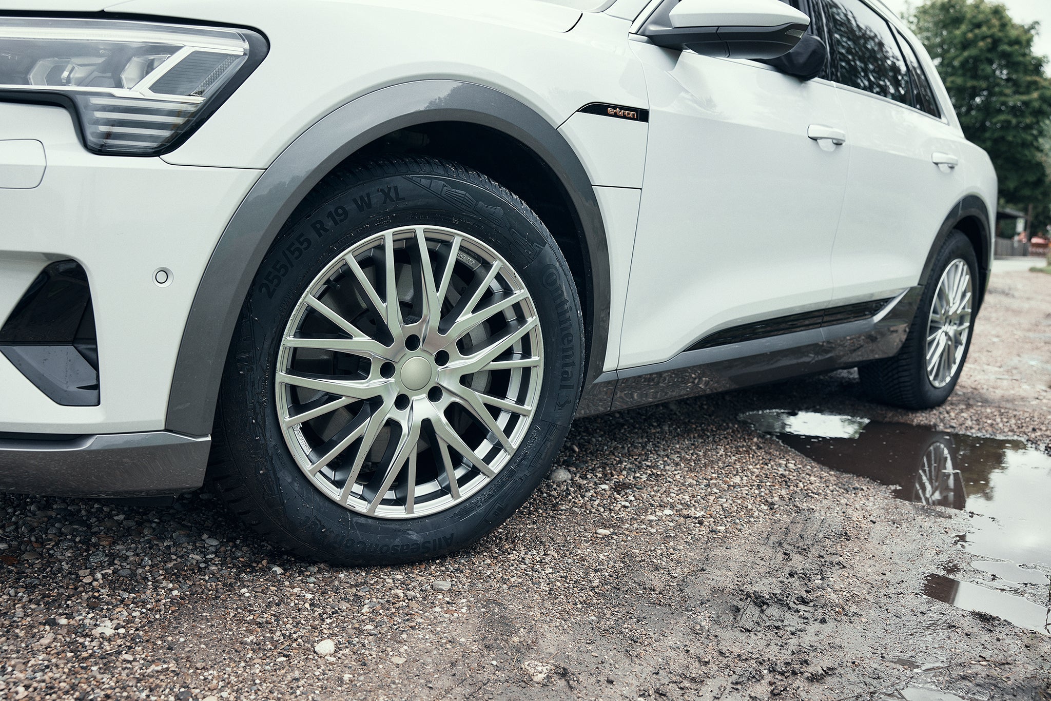 Buying guide AS Car mounting Continental all-season tires