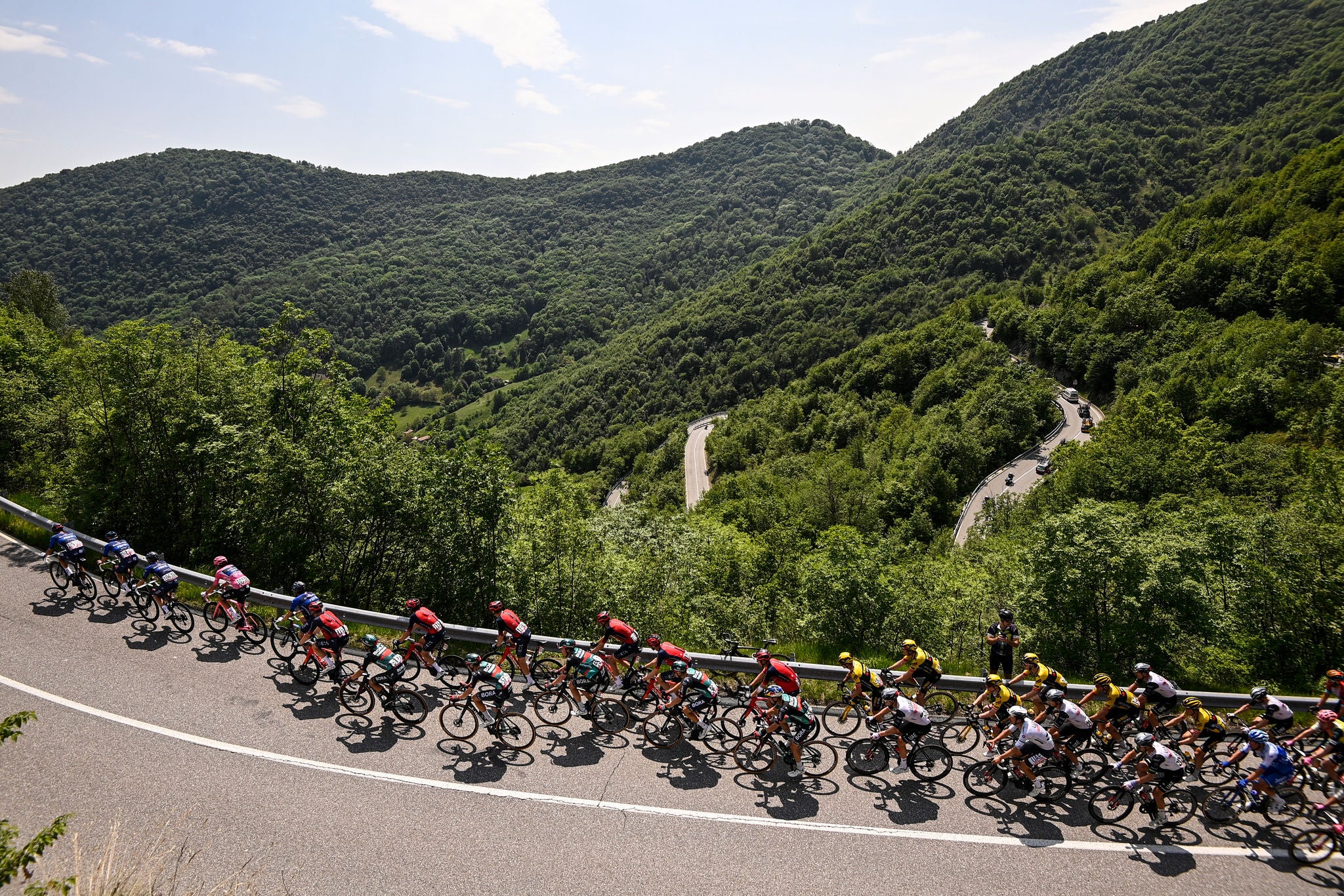 Giro d’Italia 2023 - Edizione 106 - Tappa 15 - da Seregno a Bergamo , Giro dâ Italia 2023 - Edizione 106 - Tappa 15 - da Seregno a Be Foto Fabio Ferrari/LaPresse 21 Maggio 2023 - Seregno, Italia - Sport - Ciclismo - Giro dâ Italia 2023 - Edizione 106 - Tappa 15 - da Seregno a Bergamo.Nella foto: durante la tappa.
May 21, 2023 Seregno, Italy - Sport - Cycling - Giro dâ Italia 2023 - 106th Edition - Stage 15 - From Seregno to Bergamo. In the pic: during the race.