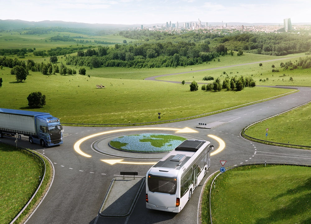 I nuovi pneumatici efficienti di Continental per camion, autobus e furgoni riducono i costi operativi delle flotte